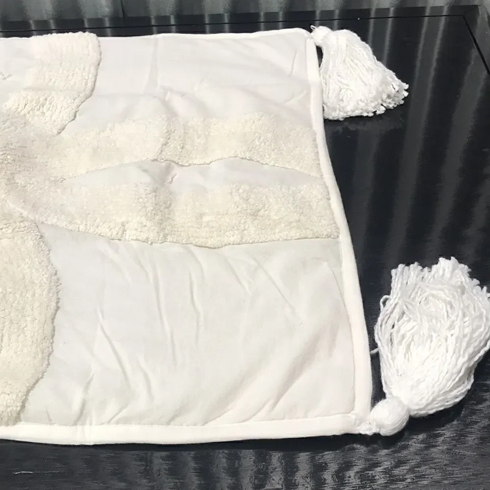 Pottery Barn Teen Tufted Swirl Quilt Sham
